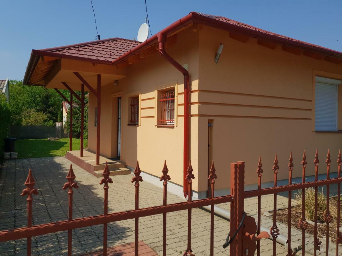 Zseki Apartman Hajdúszoboszló Exterior foto